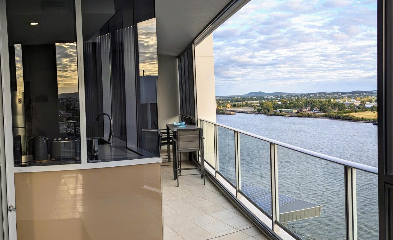 Link Portside Wharf Apartment Hotel Brisbane Esterno foto
