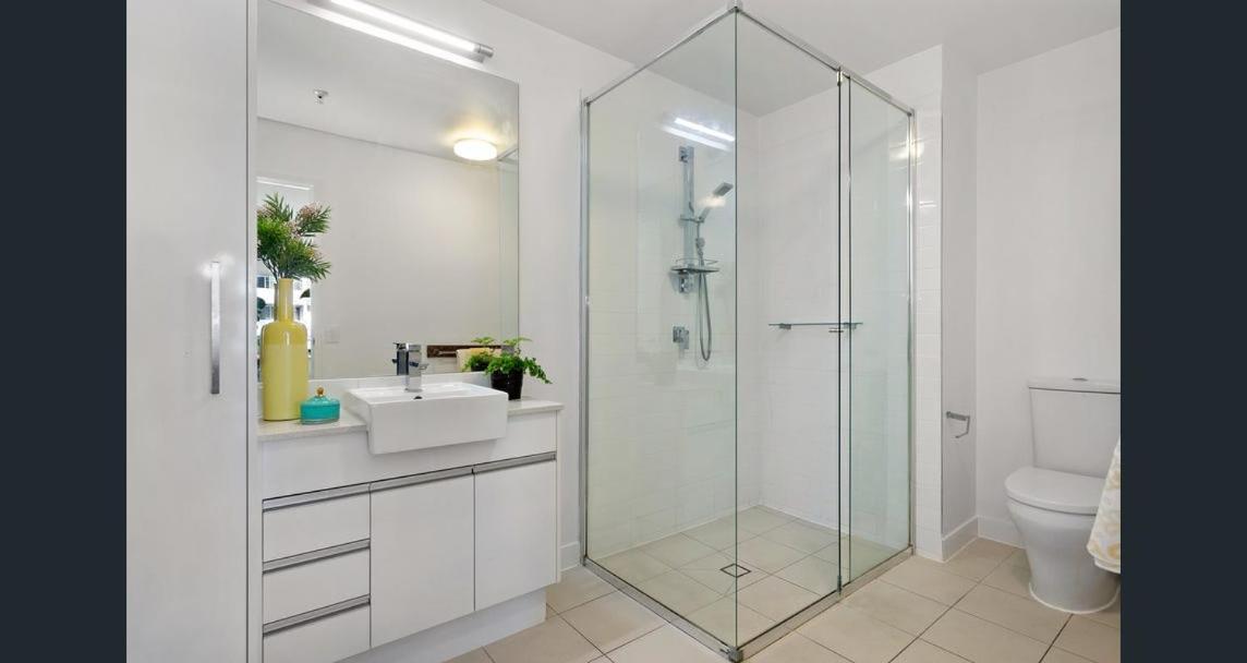 Link Portside Wharf Apartment Hotel Brisbane Esterno foto