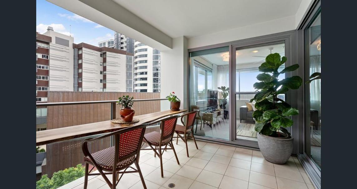 Link Portside Wharf Apartment Hotel Brisbane Esterno foto