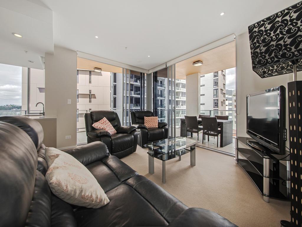 Link Portside Wharf Apartment Hotel Brisbane Esterno foto