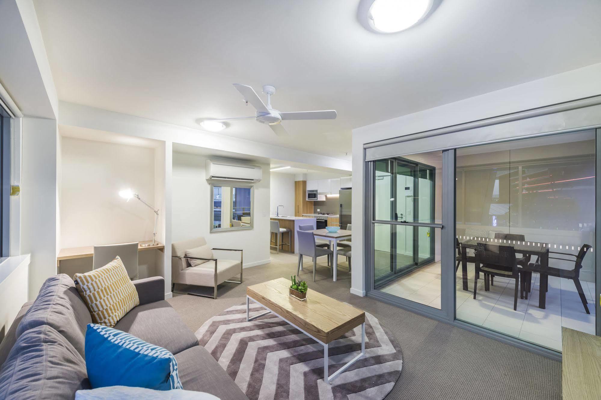 Link Portside Wharf Apartment Hotel Brisbane Esterno foto
