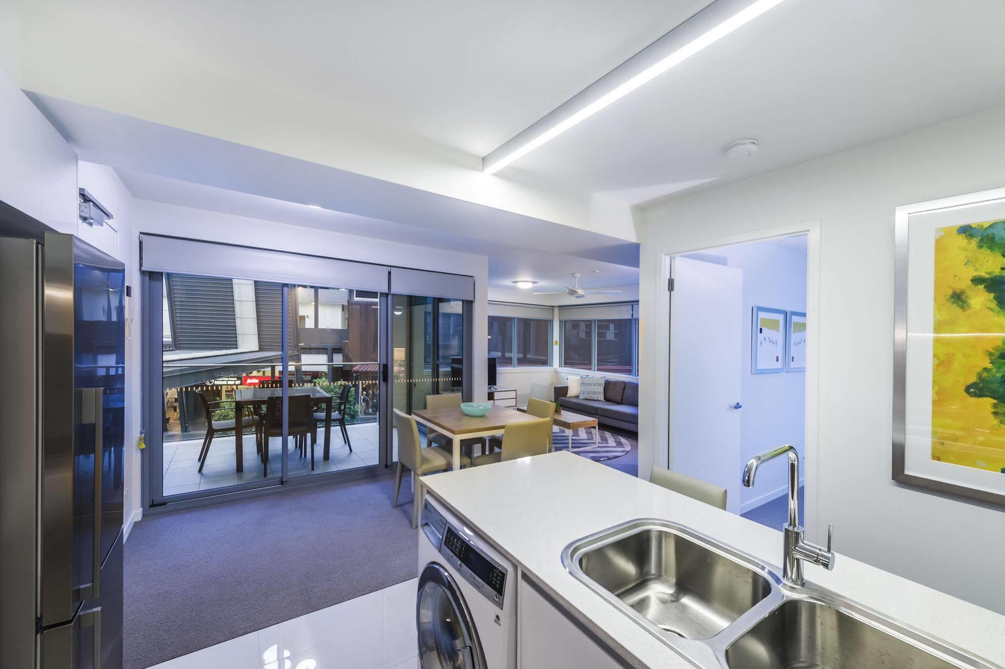 Link Portside Wharf Apartment Hotel Brisbane Esterno foto