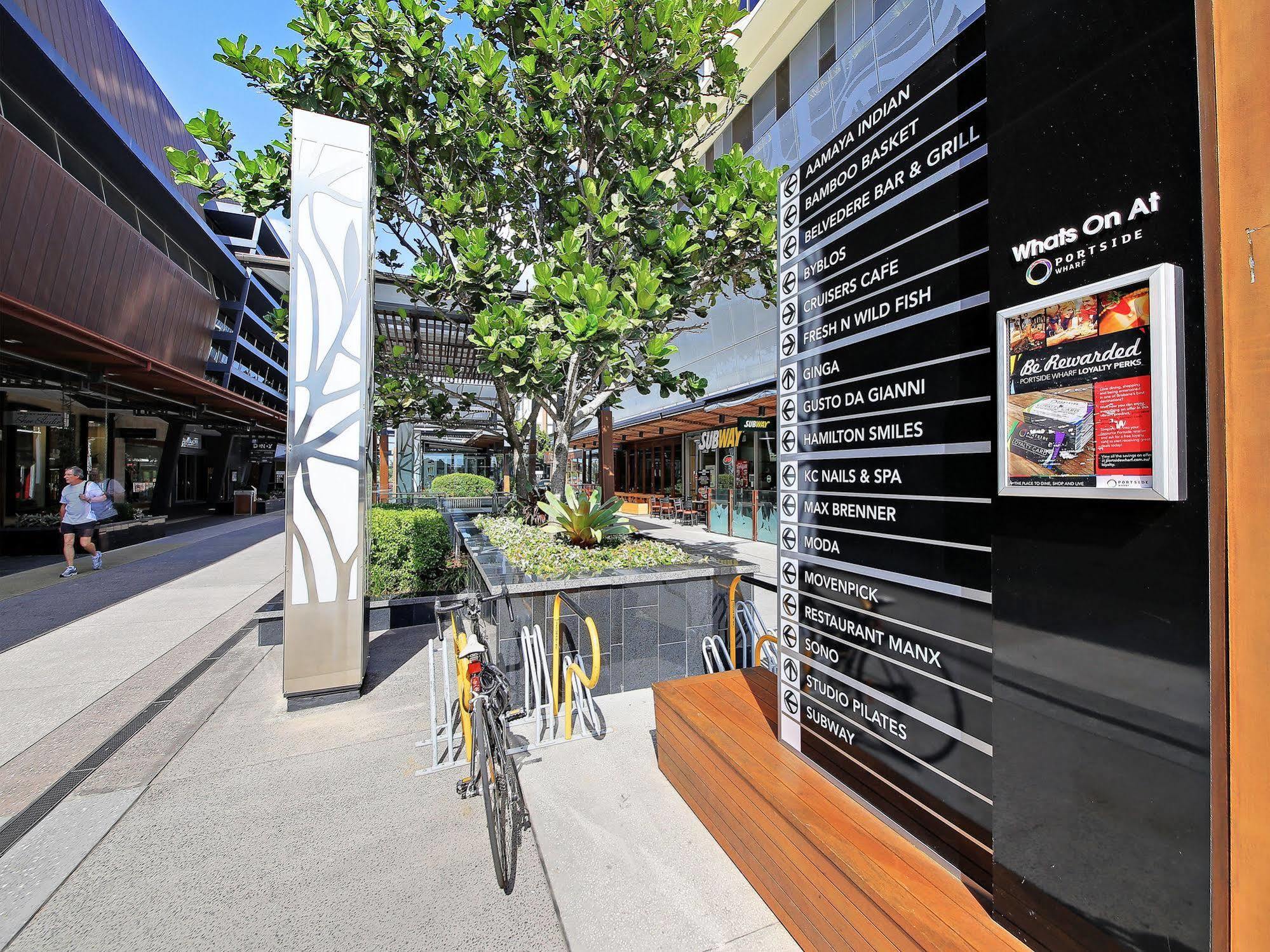 Link Portside Wharf Apartment Hotel Brisbane Esterno foto
