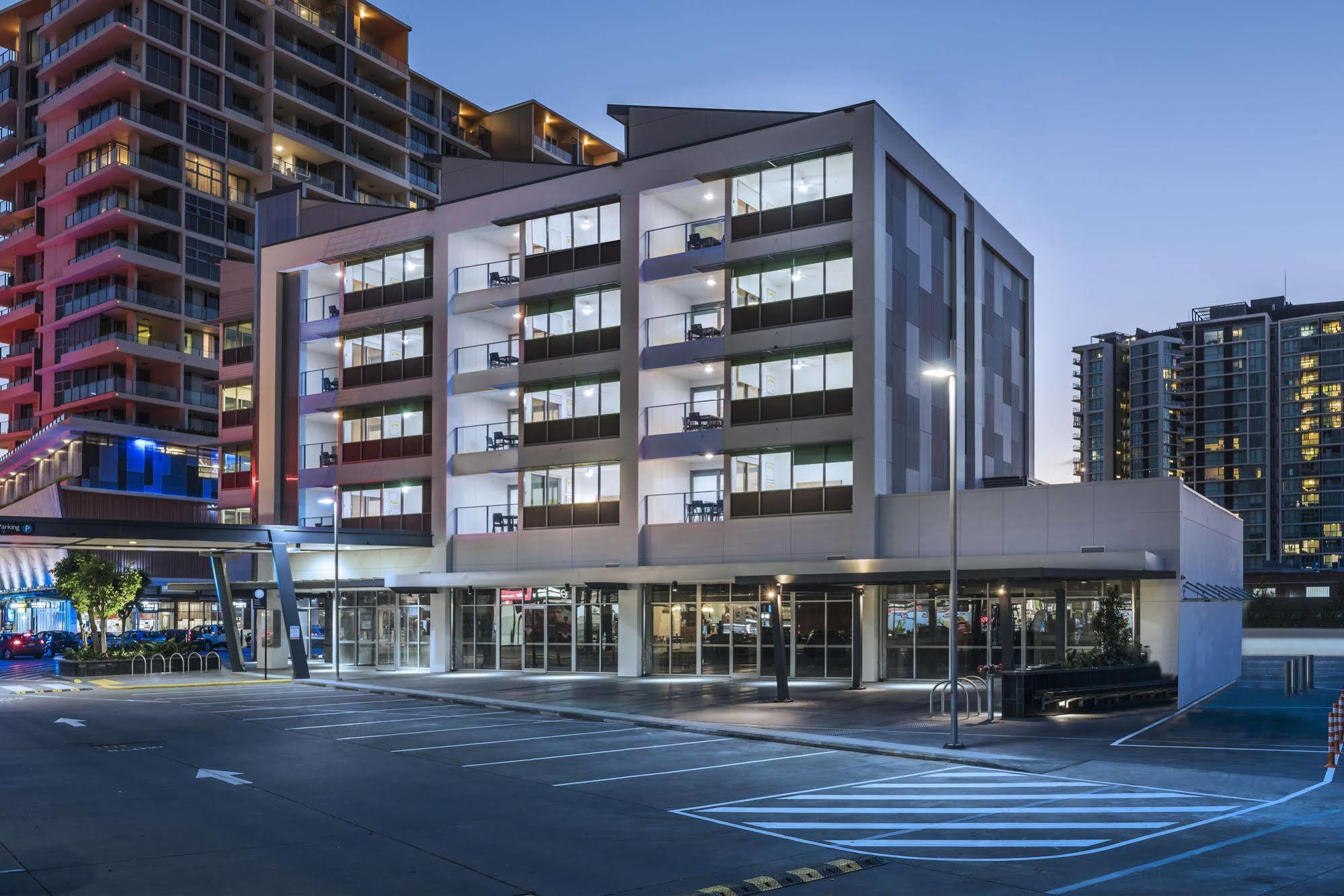 Link Portside Wharf Apartment Hotel Brisbane Esterno foto