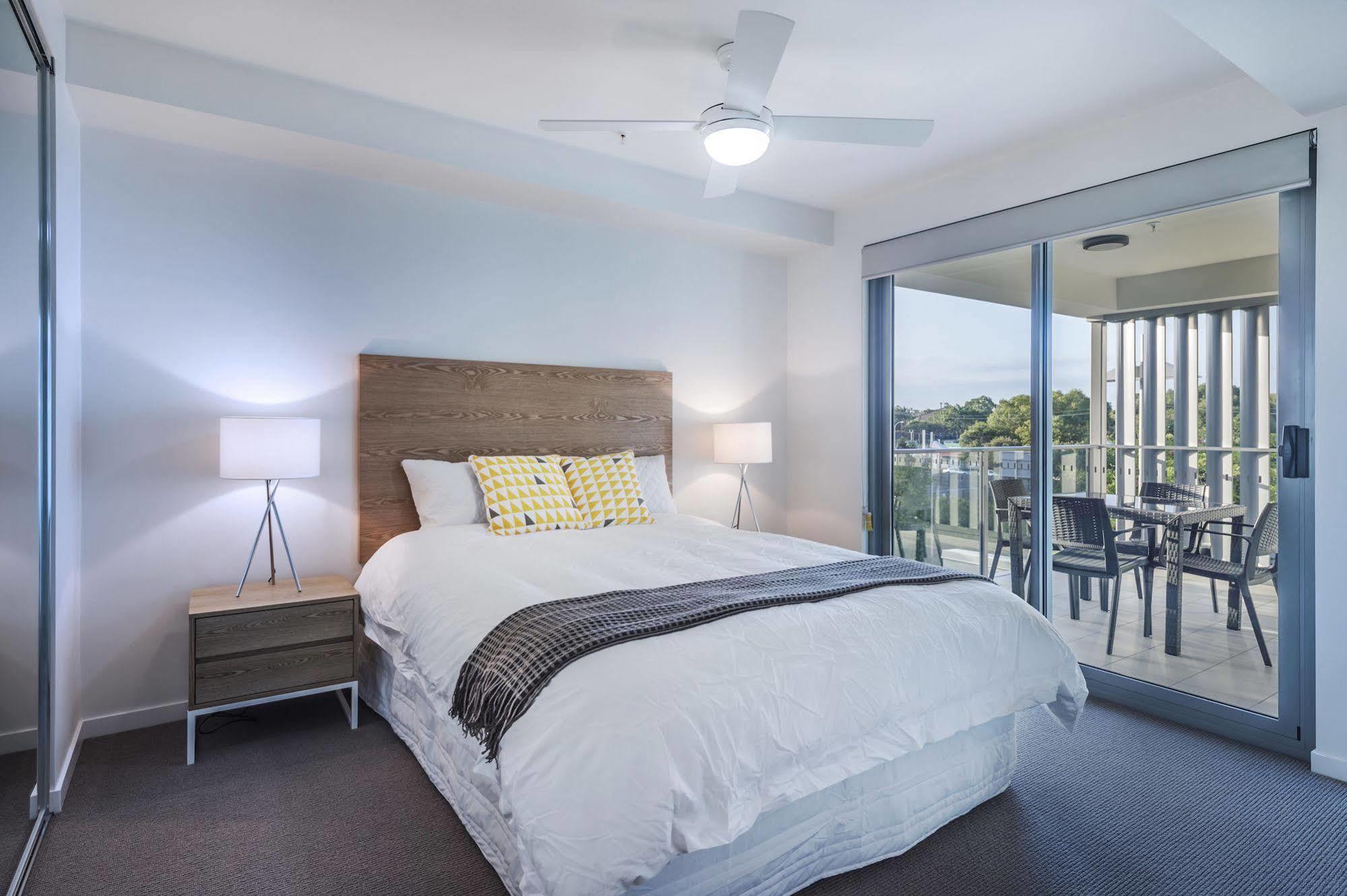 Link Portside Wharf Apartment Hotel Brisbane Esterno foto